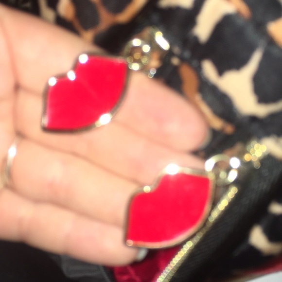 Victoria’s Secret cheetah print make up bag - Picture 3 of 5